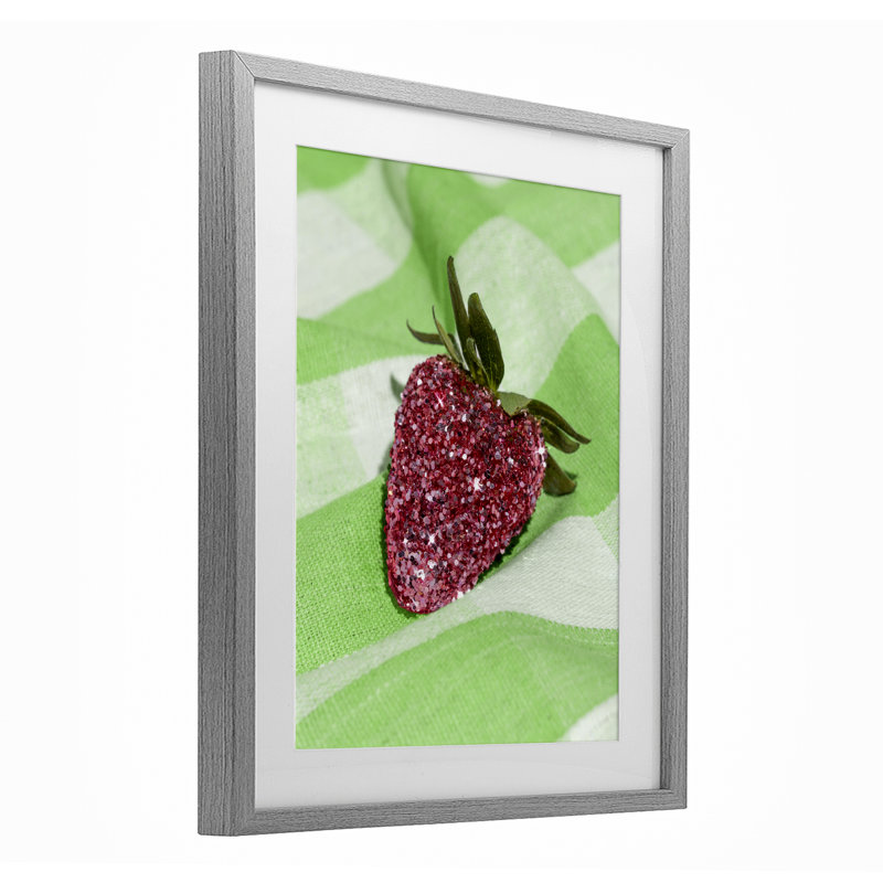 «Glimmer Strawberry on Green», reproduction encadrée sous verre, conception de Lish Creative, 21 x 17