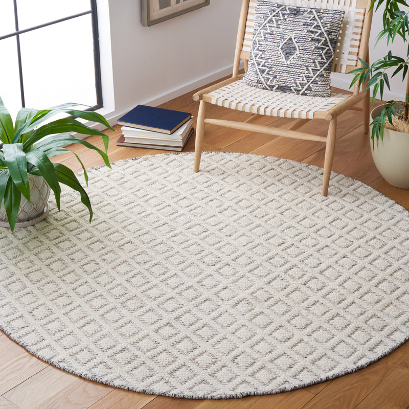 Nystead Geometric Handwoven Wool Ivory/Gray Area Rug, Round 6'