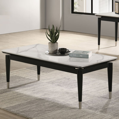 Table basse 47 po en bois avec plateau en pierre frittée Annie