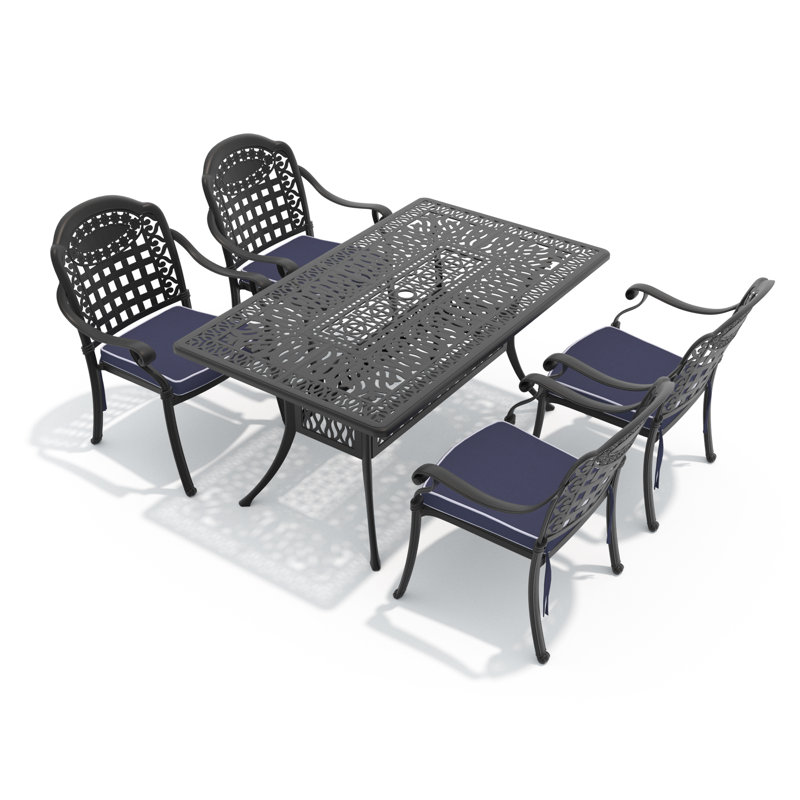 Ensemble de salle à manger rectangulaire pour patio 4 personnes, 148 cm de long, avec trou pour parasol, 4 chaises empilables avec coussins bleus