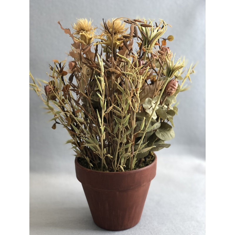 Arrangement artificiel en pot