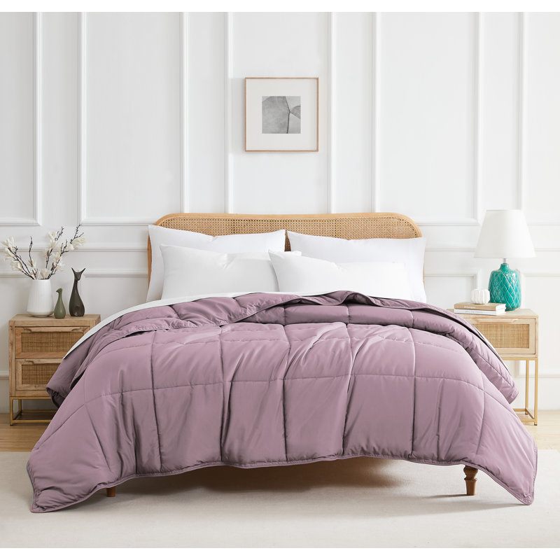Vilano Springs ® Oversized Down Alternative Comforter with piped Edging and corner loops, Easy care, Queen Comforter