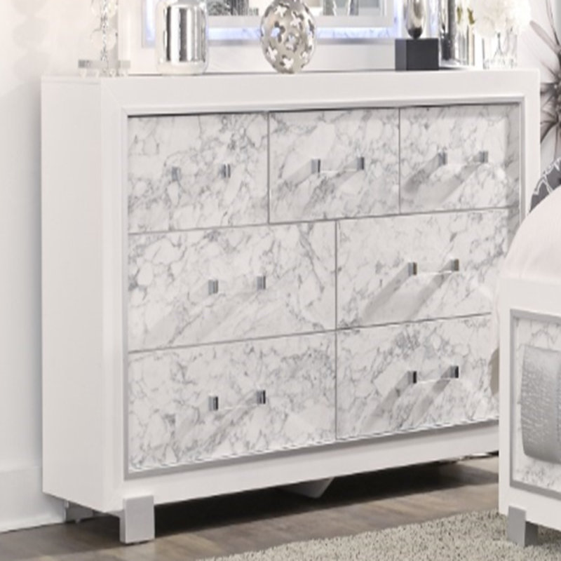 DRESSER