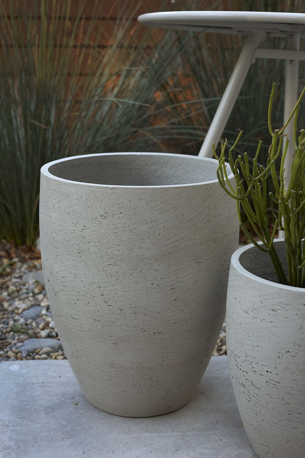Daril 14" Pot Planter, 17.25" H x 14" W x 14" D
