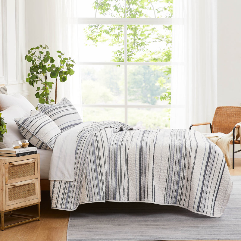 Coastal Stripes Collection Reversible Quilt Set, Gray, Twin Quilt + 1 Standard Sham