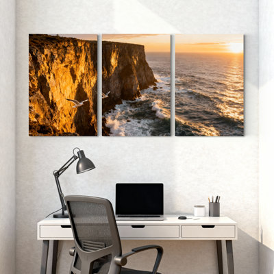 Scénario et paysages urbains, coucher de soleil, falaises océan, vagues, mouette, réflexion, lumière dorée, ensemble de 3 impressions sur toile