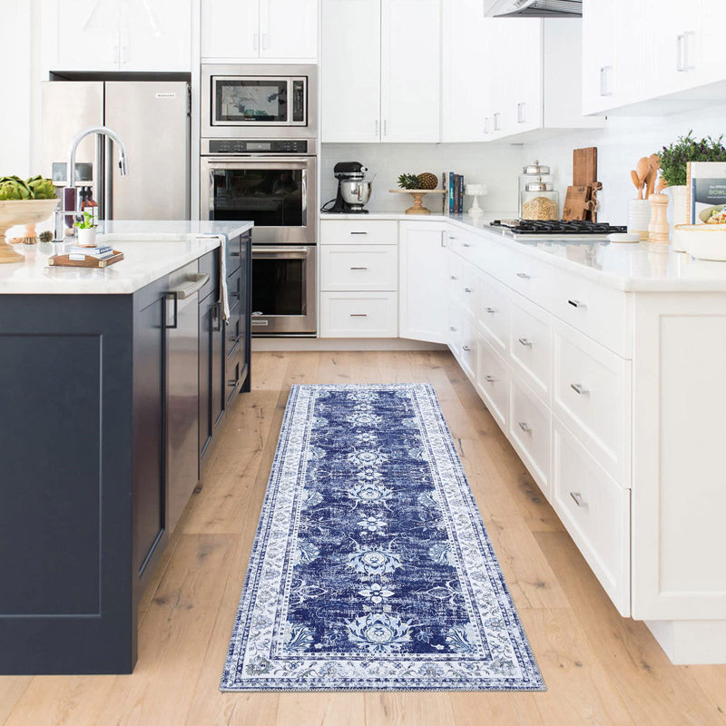 Sakinah Washable Floral Indoor Rug, Runner 2' x 6'