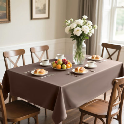 Nappe L 54 po x 120 po L-Polyester imperméable et infroissable pour l'intérieur et l'extérieur