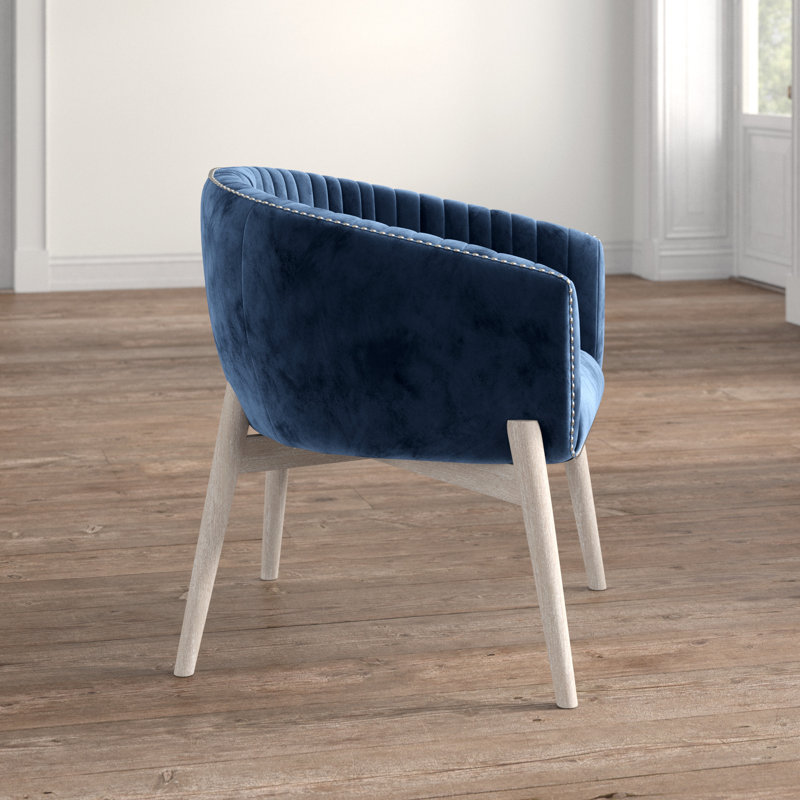 Fauteuil demi-tonneau en velours 28 po Barnes, Bleu marine