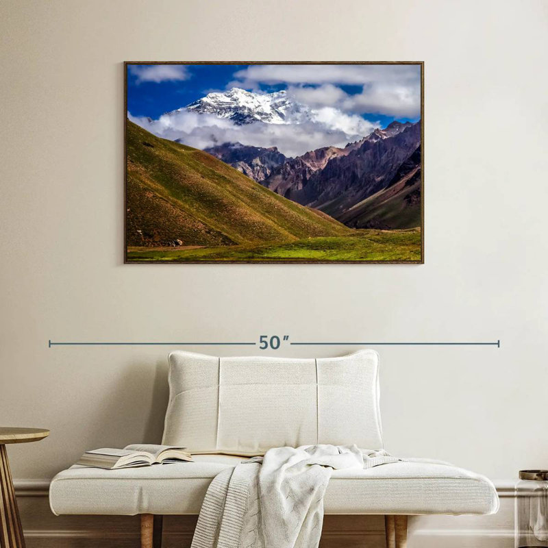 Aconcagua nuageux, Cadre flottant noyer, 40 po x 27 po