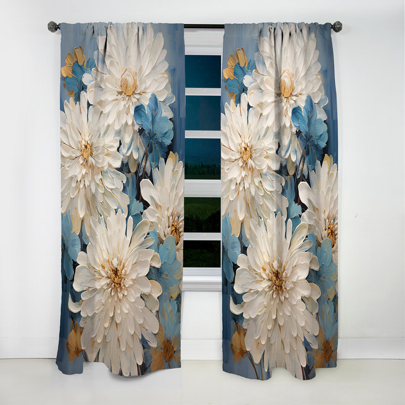 Rideaux occultants blancs et bleus peints à l'encre peinte III - Chrysanthemums, L 52 po x L 84 po