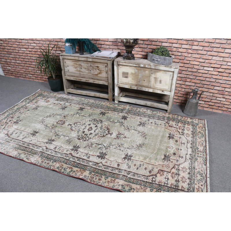 Tapis turc vert antique en laine idéal pour le style de chambre à coucher et pour pimenter votre décor avec une touche rétro