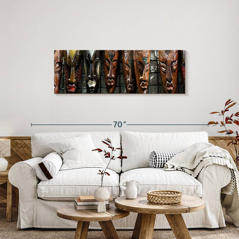 «Carved African Masks», reproduction sur toile, H 17 po x l 51 po x P 1,25 po