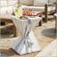 Table d'appoint moderne d'extérieur en béton avec un design sculptural cannelé pour patio, jardin et abords de piscine