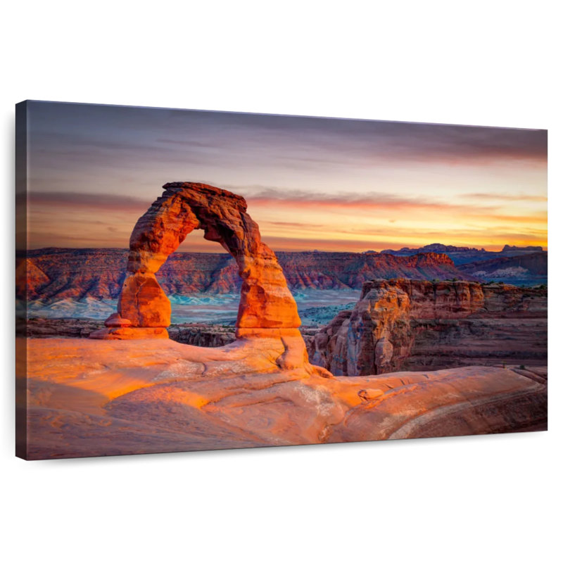Alvord Delicate Arch In Utah, H 26 po x l 39 po