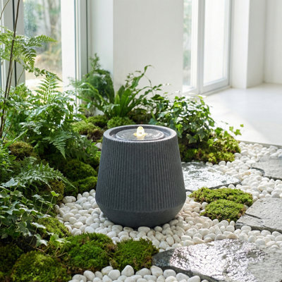 Mini fontaine extérieure ovale grise avec DEL et pompe ETL de 3,5 W - Cascade de table compacte
