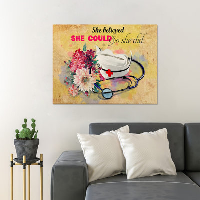 "A Nurse Hat" par Flowers - Art textuel sur toile tendue