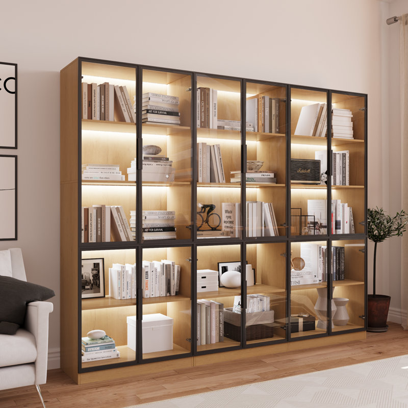 Bibliothèque l 94,5 po avec portes en verre et lumières à DEL, cabine de présentation avec tablettes à 5 niveaux, Chêne