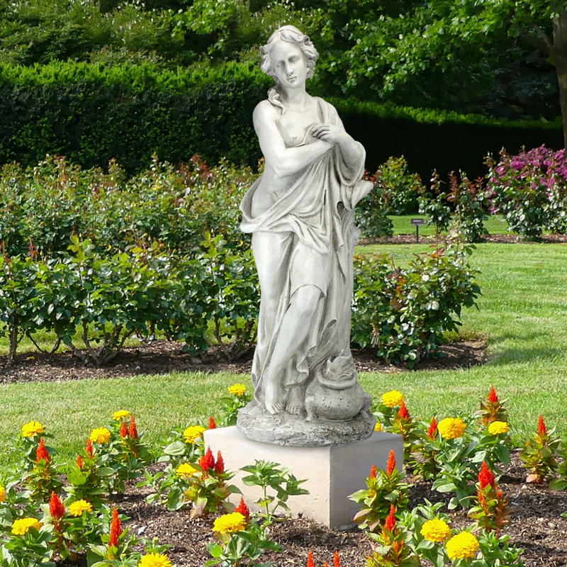 Statue déesse de l'hiver des quatre saisons