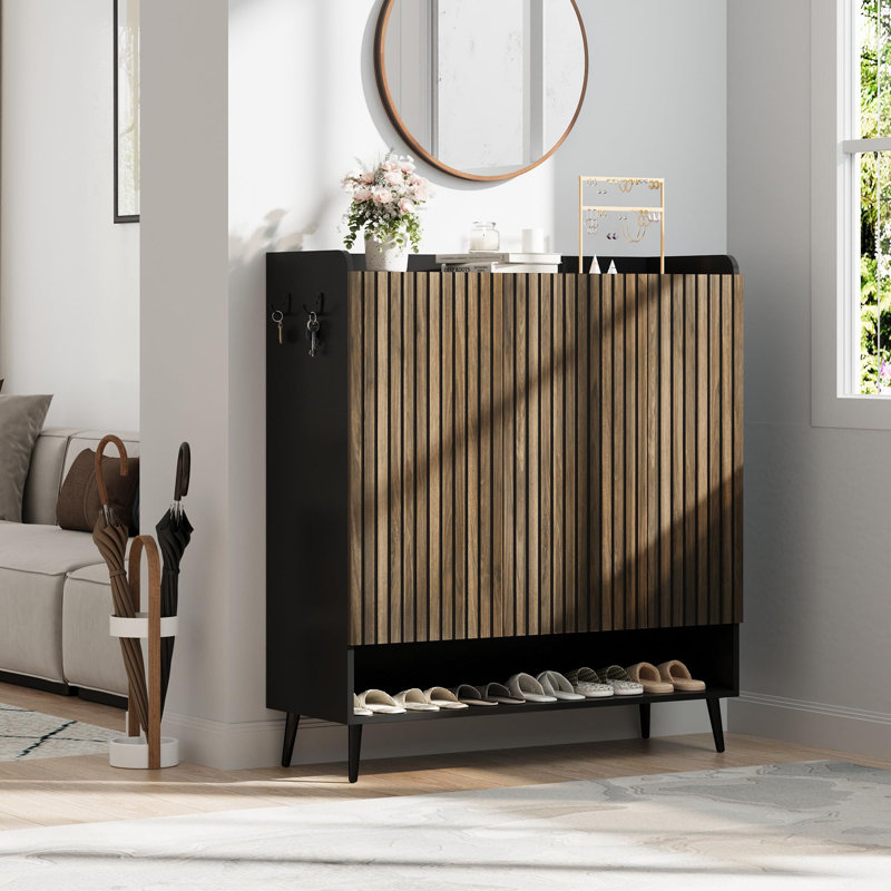 Ensemble de 2 grandes armoires à chaussures avec portes, rangement à chaussures autoportant à 6 niveaux pour porte d'entrée - tablettes réglables - armoire noire, portes rainurées en noyer foncé - 2 armoires noires avec portes rainurées en noyer foncé
