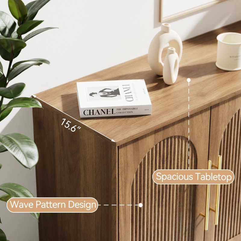 Buffet moderne avec rangement, buffet de 94,5 po avec portes arquées cannelées et tablettes réglables, console multimédia modulaire en bois pour la salle à manger, la cuisine, le salon et le vestibule
