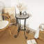 Table d'appoint de patio avec tablette, brun et noir. Fabrication de carreaux de céramique et de fer. 14 po de diamètre, 22 po de hauteur. Scratch - Surface. Pour l'intérieur et l'extérieur. Assemblage requis brun + tablette noire. Surface charmante