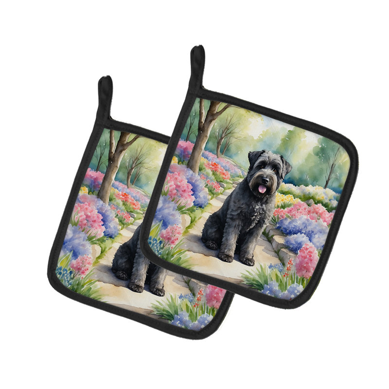 Caroline's Treasures Floral Polyester Potholder Set