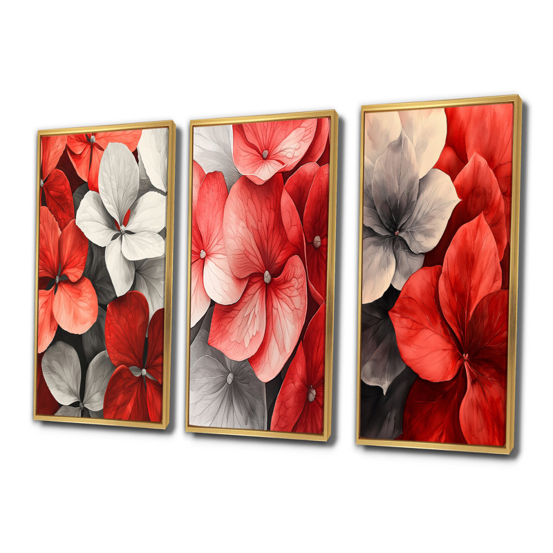 Monochromes rouges, hortensias, pétale I - Collection d'hortensias sur toile, 3 pièces, H 40 po x l 60 po, Doré