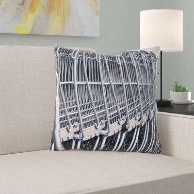 Coussin décoratif panier de magasiner