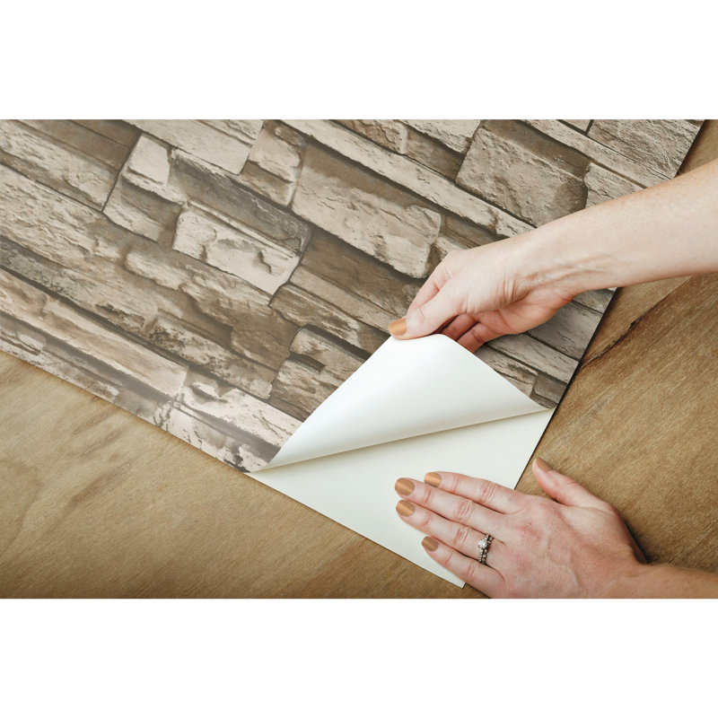 Rouleau de papier peint à peler et à coller de pierres empilées de L 16,5 pi L x l 20,5 po Simonska, Brun / Crème / Gris