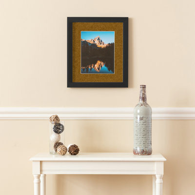 Cadre photo noir mat 16 po x 16 po Arttoframes avec passe-partout simple de 2 po disponible en plus de 60 couleurs, pour des photos de 16 po x 16 po avec le tapis ou des photos de 20 po x 20 po sans le tapis