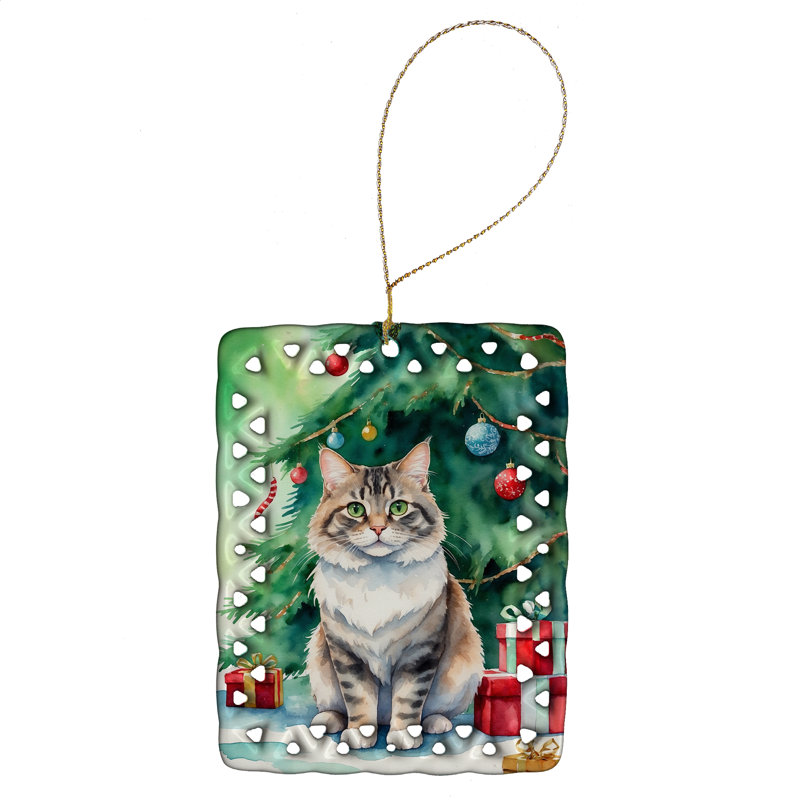 Ornement en porcelaine kurilian Bobtail Cat by the Christmas Tree, Bobtail des Kouriles