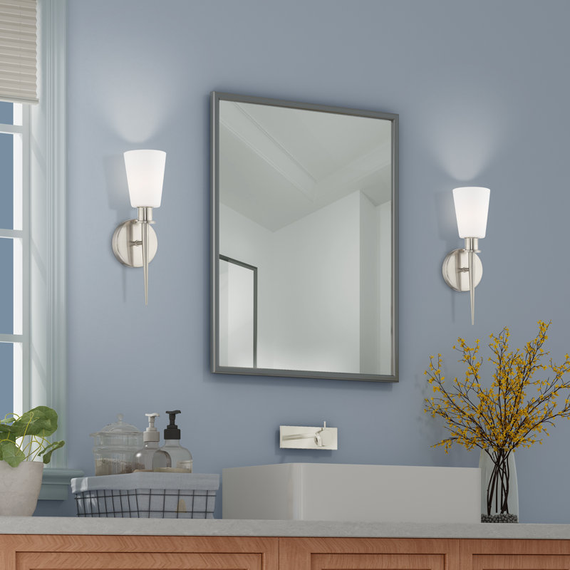 Luminaire mural 1 lumière Witten ADA, Blanc opale, H 13 po x l 4,25 po x P 3,95 po