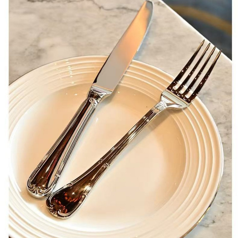 Ensemble de 20 couteaux à steak en acier inoxydable 304 de qualité supérieure avec un design festonné élégant pour le restaurant et la maison