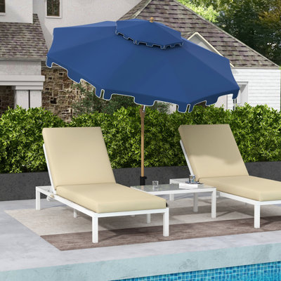 Le parasol de patio 9 pi - bleu foncé, offre un abri pour le jardin, la terrasse et la piscine à l'abri du soleil