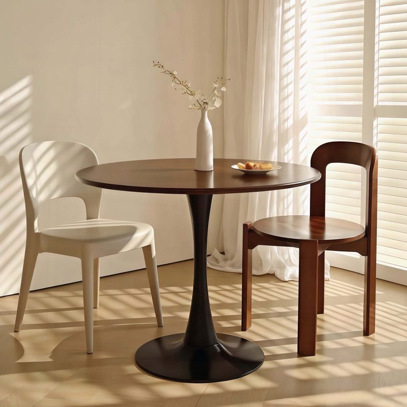Table ronde tulipe 31,5 pouces, Noyer
