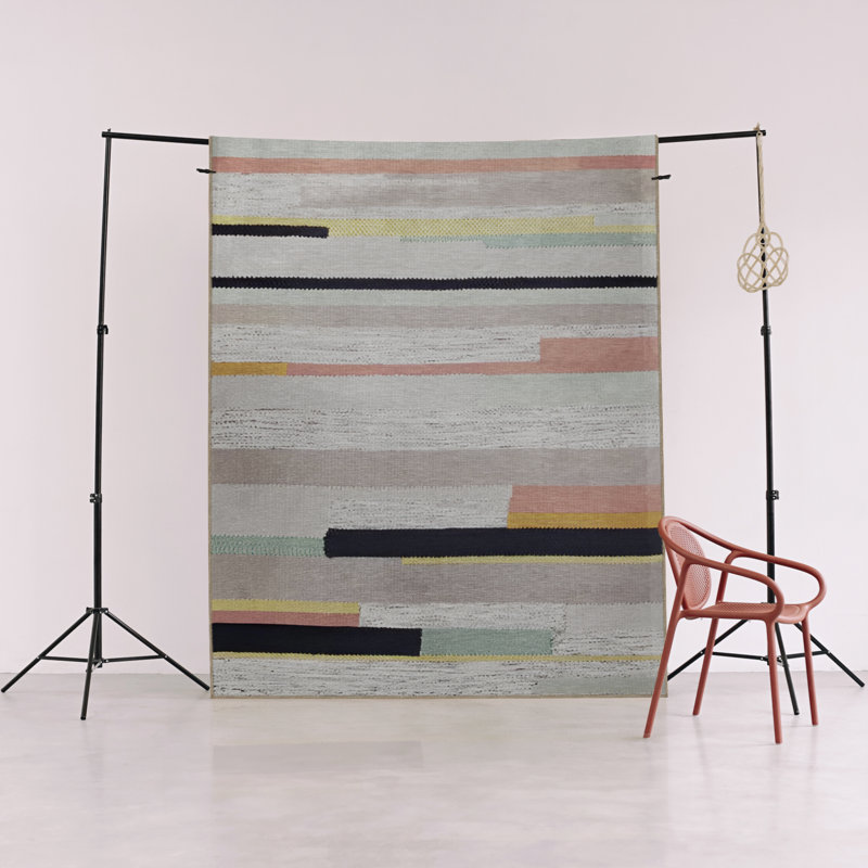 Tapis décoratif moderne à rayures grises et grises, Tapis de couloir 2 pi 7 po x 6 pi 6 po