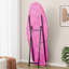 Miroir de plancher pleine longueur 63 po x 24 po, cadre enveloppé de flanelle, empreinte irrégulière unique, rose rose, utilisation multifonctionnelle sécuritaire, ondulé, incassable, rose