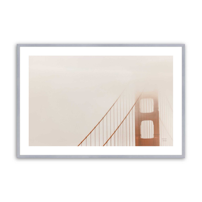 "Suspendu dans la brume", Cadre en chrome poli, H 12,25 po x l 12,25 po