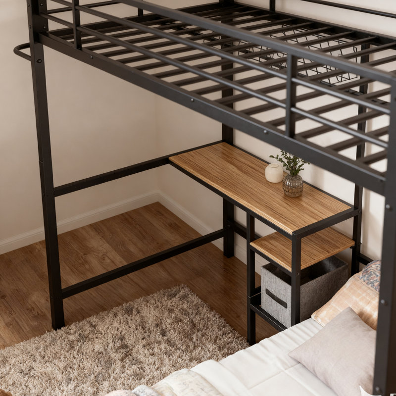 Lits en métal avec bureau peu encombrants