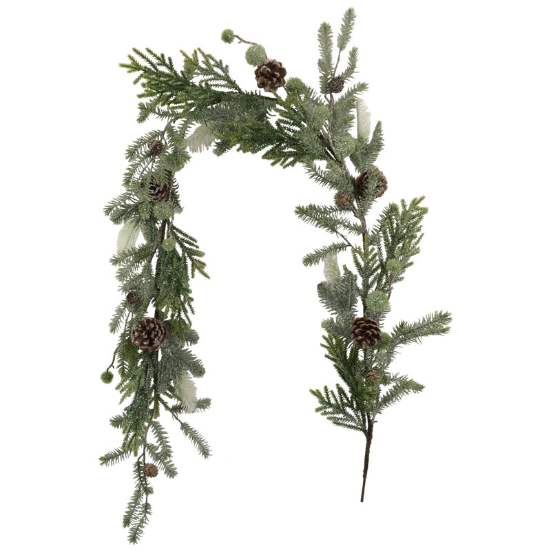 Guirlande de Noël artificielle 5 pi x 8 po avec feuillage givré et pommes de pin non éclairées