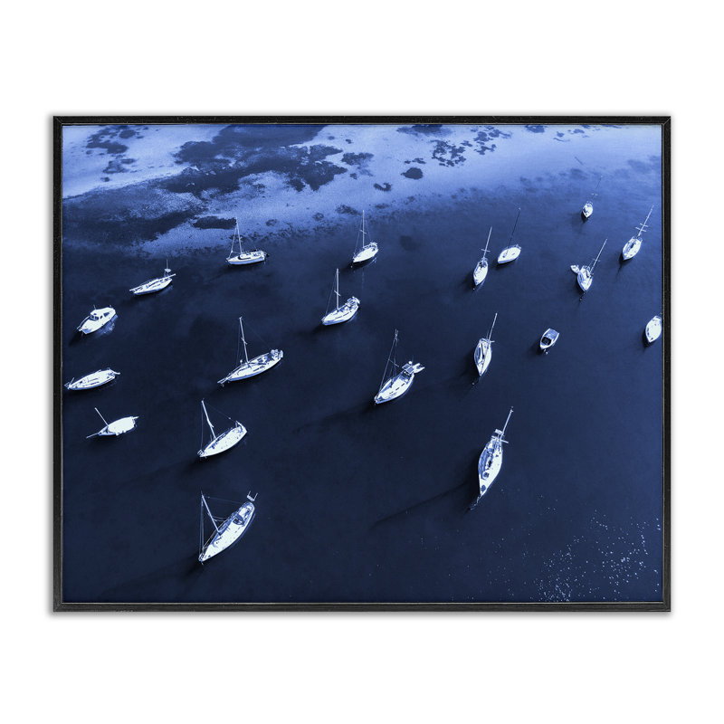 «Giclées sur bateaux» par Daphne Polselli, H 11 po x l 14 po, Giclée encadrée noir minuit