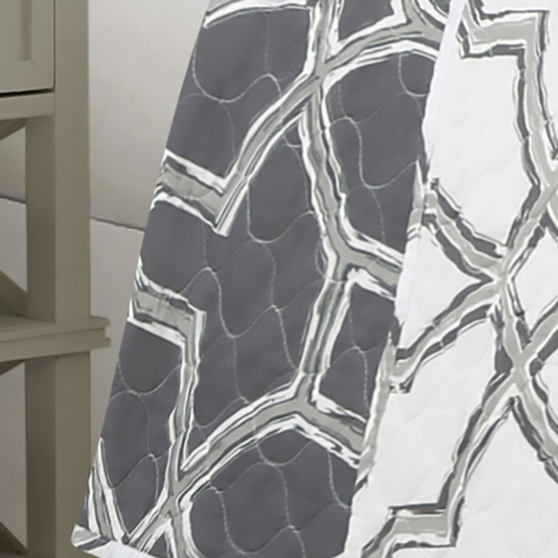 Geometric Shapes Quilt, King Quilt + 2 King Shams