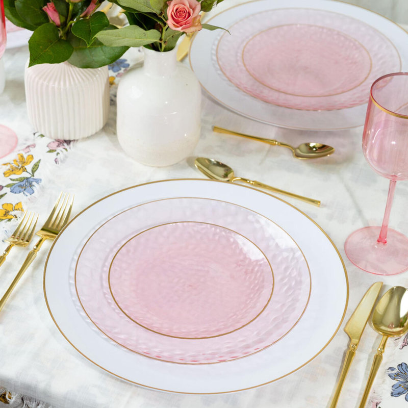 Assiettes rondes translucides martelées de 9 pouces avec bordure dorée Ecoqualité pour 60 invités