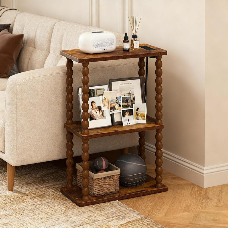 Table d'appoint avec station de charge, ensemble de 2 petites tables de bout de salon avec port USB et prise de courant, tables de chevet étroites à 3 niveaux pour la chambre à coucher, brun rustique