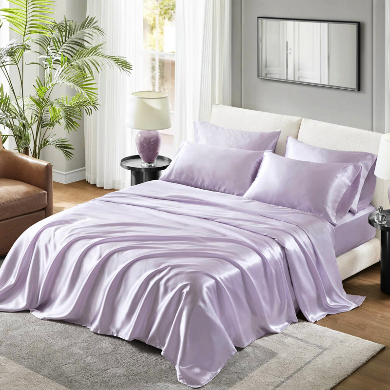 Lit simple en satin - Rides - Élégance. Convient aux matelas de 16 po ou moins. Comprend 1 drap plat et 4 taies d'oreiller ajustées. Lisse, pour les cheveux... Draps 100% luxueux. Confortable.