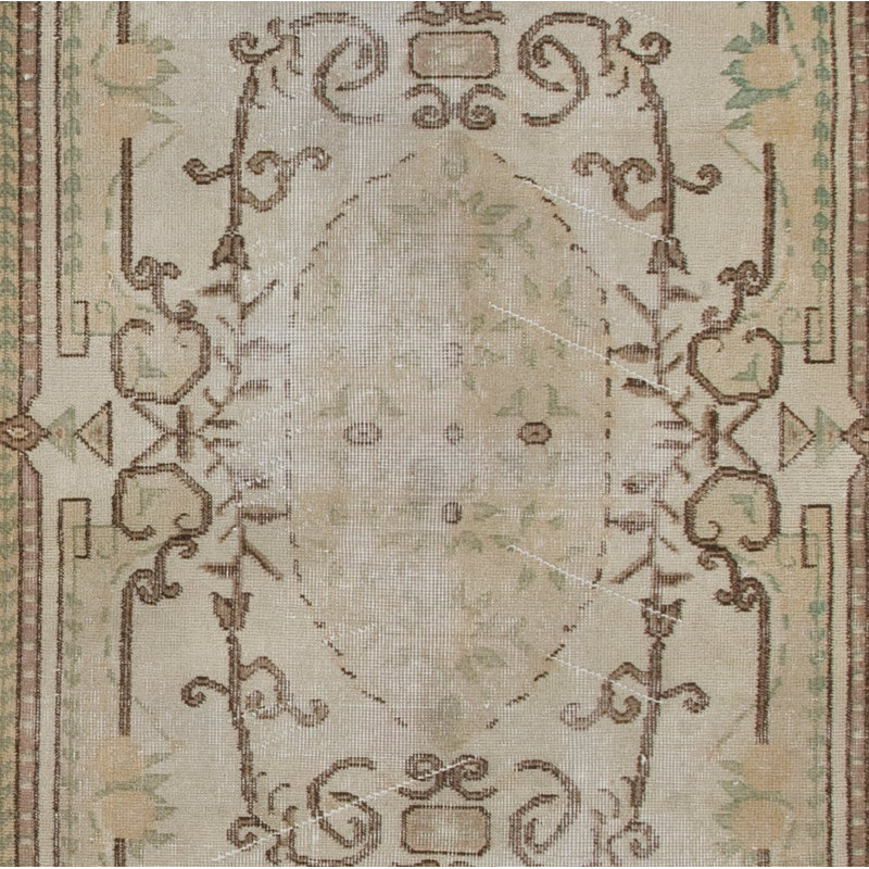 Tapis rétro de style baroque. Tapis turc en laine noué à la main