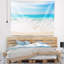 Tapisserie de plage bord de mer avec vagues blanches-28509413