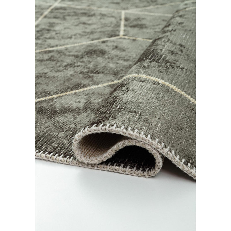 Tapis à motif géométrique triangulaire, Rectangle 7 pi 10 po x 9 pi 10 po