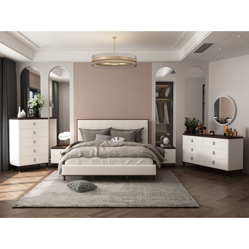Très grand lit en tissu gris clair Carena